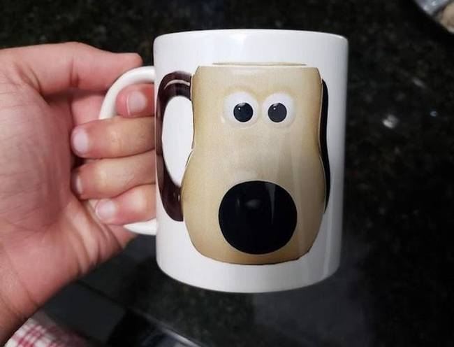 „Az interneten rendeltem egy Gromit-os kávésbögrét."