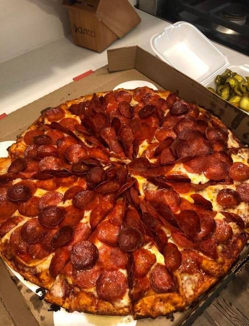 „Dupla adag szalámit kértem a pizzámra."