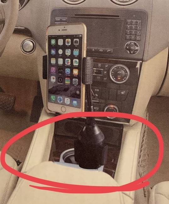 Valaki nagyon szerette volna, hogy ez az iPhone rajta legyen a képen.