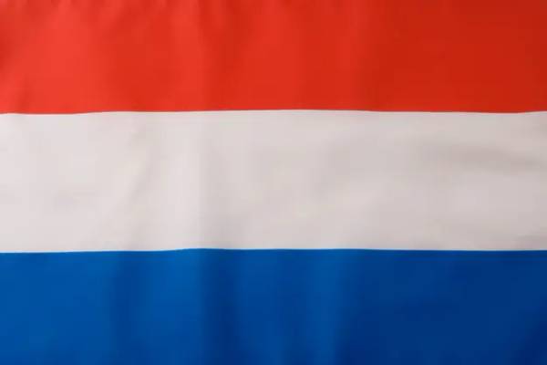 Végezetül pedig egy trükkös: melyik európai országhoz tartozik ez a zászló?