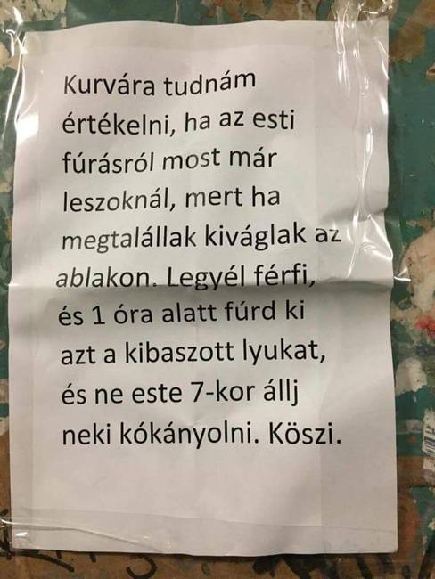Csak egy lépcsőházban elcsípett gyöngyszem…✋😂