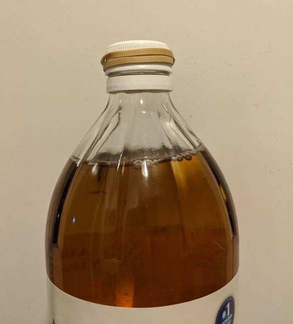 Ha nem tudsz kinyitni egy palackot, csak tegyél egy gumit a kupakja köré, majd egy törülközővel vagy konyharuhával csavard meg.