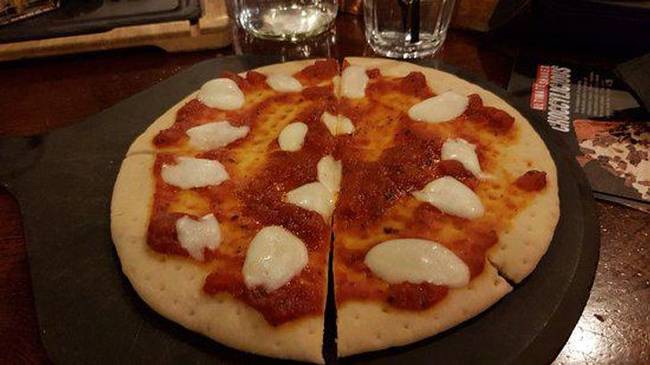 „Ez a pizza elszomorít."