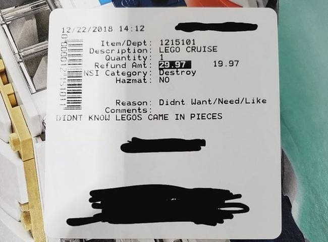 Valaki visszahozta a Lego játékot azzal az indokkal, hogy nem tudta, hogy darabokban érkezik.