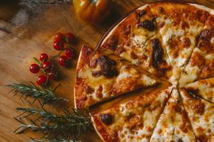 Sajtos pizza