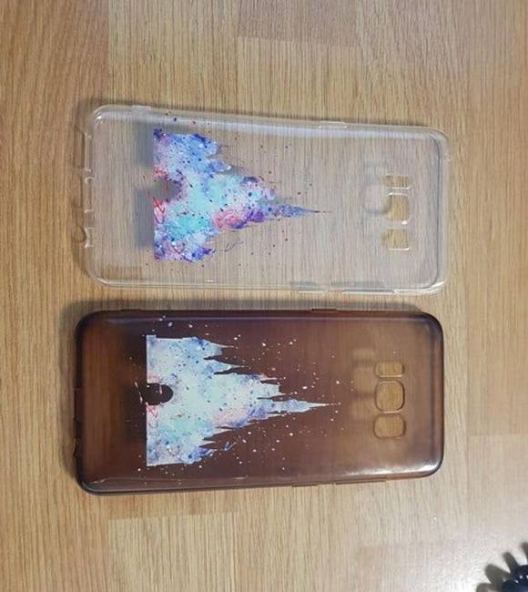 Új mobiltelefon tok egy 2 évig mindennap használthoz képest.