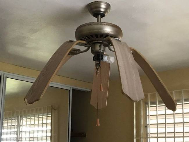 Bánatos mennyezeti ventilátor? Nem, csak megolvadt a hőtől.