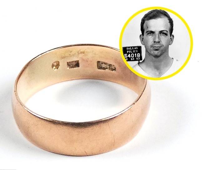 Lee Harvey Oswald (Kennedy gyilkosának) eljegyzési gyűrűje - $118,000 (~29,8 millió forint)