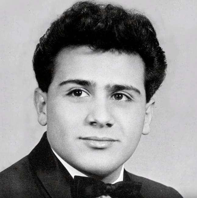 Danny de Vito 1961-ben.