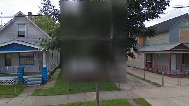 A clevelandi emberrablás fogvatartójának, Ariel Castronak a házát még ma is egy kitakart kép jelzi a Google Earth-en, ami csak még kísértetiesebbé teszi a történteket, hiszen a férfi házát azóta elbontották.
