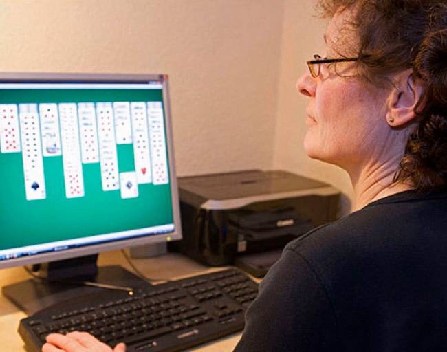 21+ "home office" mém, amit az otthonról nem elvégezhető munkát végző emberek készítettek