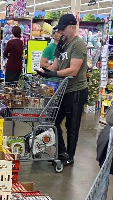 Csak egy tipikus Walmart vásárló Amerikában.