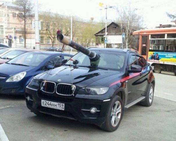 Rendkívül fontos volt oda az a „tank ágyú”, máskülönben nem tudnák róla, hogy teljesen hülye… :D