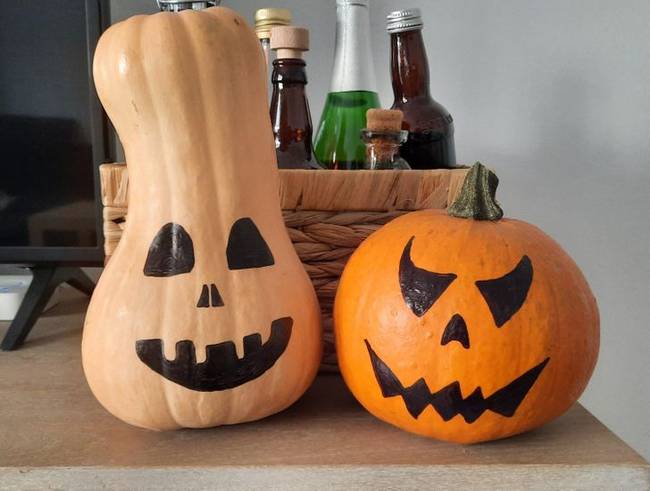 „Ahelyett, hogy lyukakat vágtam volna a sütőtökökre, inkább csak lefestettem őket, és így készíthetek majd belőlük valami finomat, ha elmúlt a halloween."