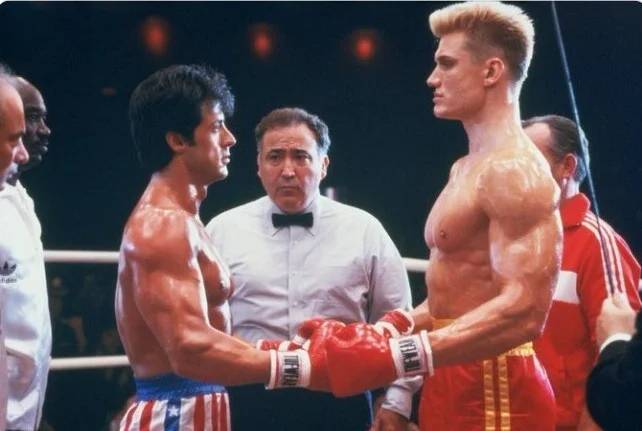 A Rocky IV forgatásán Sylvester Stallone megkérte Dolph Lundgren-t, hogy tényleg üsse meg őt az élethűség kedvéért. Ennek az lett a vége, hogy Stallone 9 napot töltött kórházban.