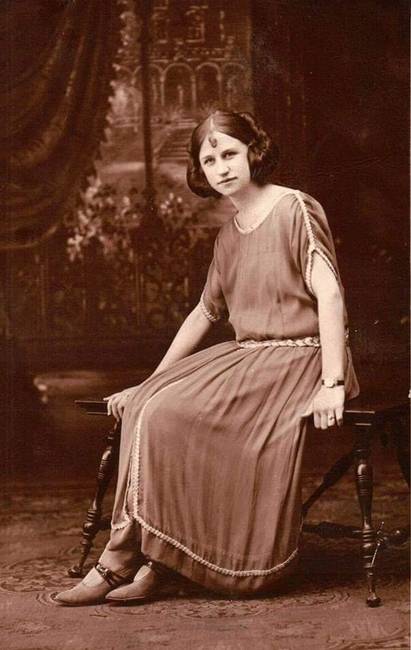 „A 16 éves nagymamám, 1922-ben."