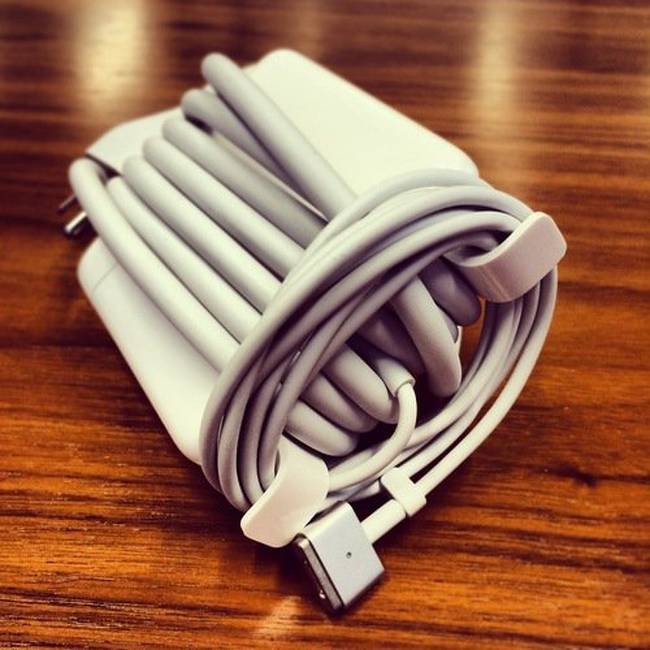 Apró szárnyak a laptoptöltők adapterén.