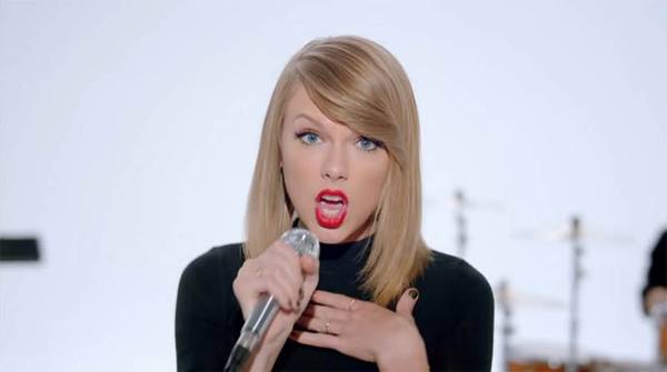 'Shake It Off' - Taylor Swift