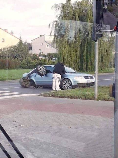 Mintha valamit elhagyott volna.