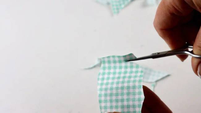 Minden ollóm élesebb, mint a borotva. Még a 90-es években egy varrónő megtanította, hogyan legyenek mindig élesek