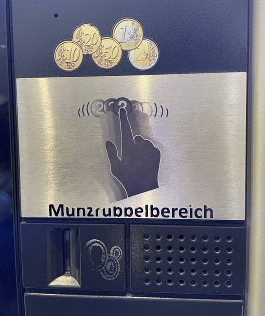 A parkolóautomatákon van egy rész, amit direkt azért alakítottak ki, hogy az emberek oda tudják dörzsölni az érméket, ha nem akarja bevenni a gép.