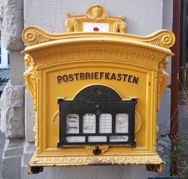 „Ezt a gyönyörű dolgot egy ház falán láttam Németországban. Csak később esett le, hogy ez egy postafiók."