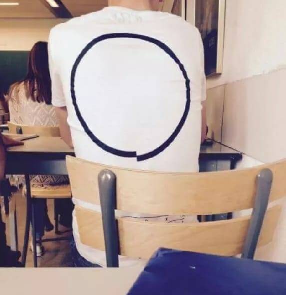Létezik ennél frusztrálóbb póló?!