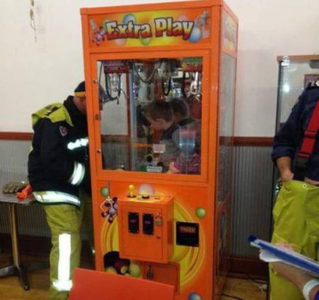 Pedig kézenfekvő módszernek tűnt, hogy megszerezze a neki tetsző játékot.