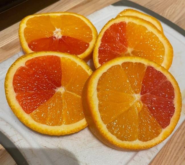 „A barátnőm talált egy kéttónusú narancsot."