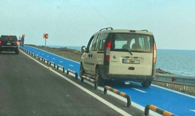 A törököknek sajátos elképzeléseik vannak a közlekedésről.