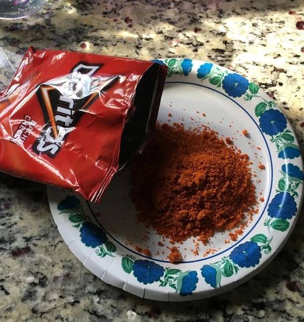 „A lányom vett egy zacskó chipset, amiben csak fűszer volt és nem volt chips."