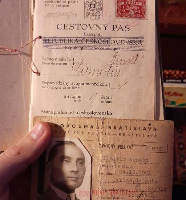 „Az üknagyapám csehszlovákiai útlevele."