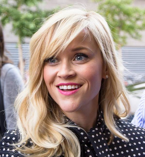 „Ma megtudtam, hogy a ’Reese Witherspoon’ valójában vezetéknév. Reese – édesanyja családneve, Witherspoon – édesapja családneve. A színésznő valódi keresztneve Laura."