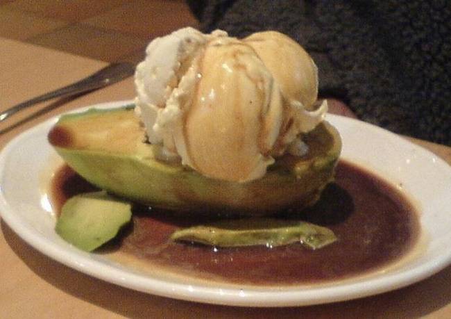 „A barátom affogato-t (espresso-s fagyi) rendelt, de valamiért egy fél avokádót is kapott mellé."