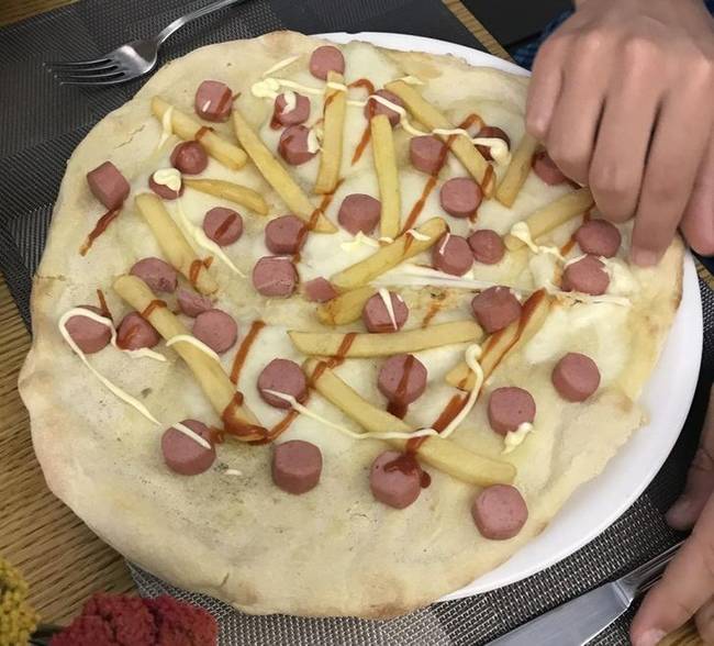 „Ezt a pizzát a bátyámnak hozták Rómában."