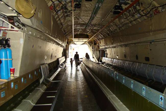 Miért van az IL-76 pilótafülkéje alatt üvegkalitka, és mit lehet onnan látni?