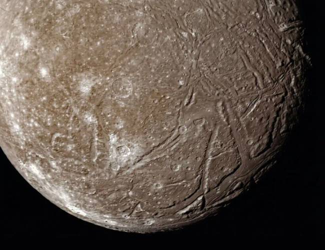 Az Ariel feljavított képe / © NASA/JPL/TheSpaceway