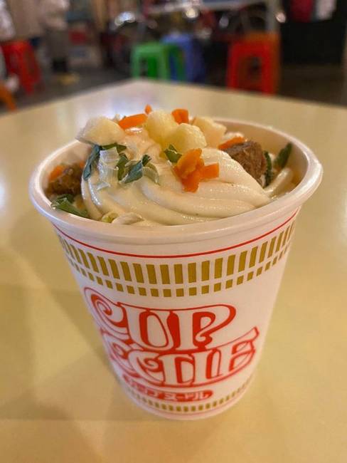 „Egy pohár ramen fagylalt, amit a Cup Noodle Museumban kaptam Jokohamában."