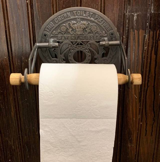 „Végre felakaszthatom ezt a viktoriánus WC-papírtartót a viktoriánus fürdőszobámba!"