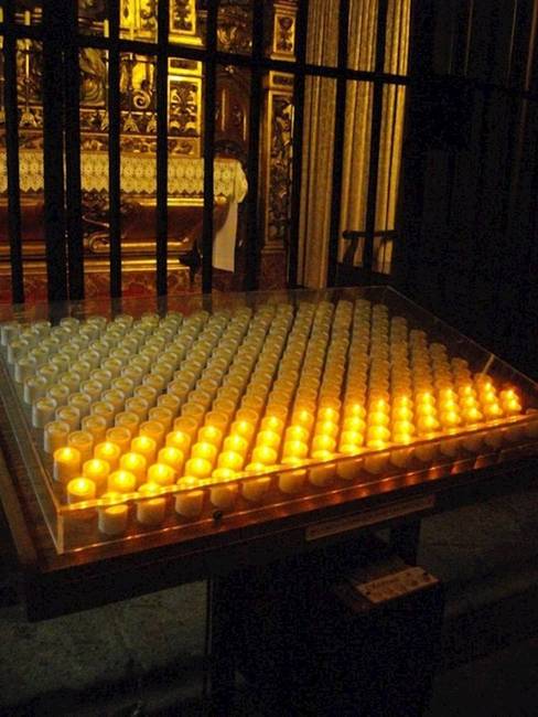 „Európában láttam egy templomot, ahol elektromos gyertyák voltak, és pénzérmével lehetett felkapcsolni őket."