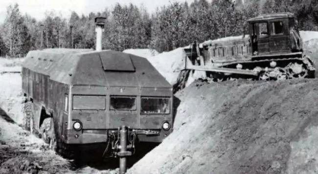 Redut – egy mobil bunker, amely a föld alá ásta magát