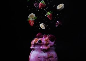 Epres, szedres és banános smoothie