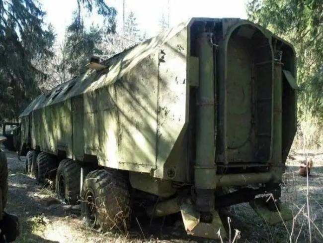 Redut – egy mobil bunker, amely a föld alá ásta magát