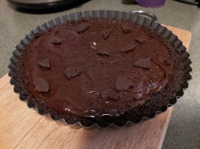 „Ha nincs kakaóprom vagy szűrőm, akkor 2 darab Oreo kekszet használok a desszertek díszítéséhez."