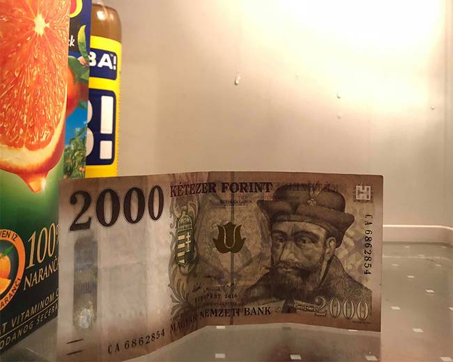 „Anyám üzenete: vacsora a hűtőben."