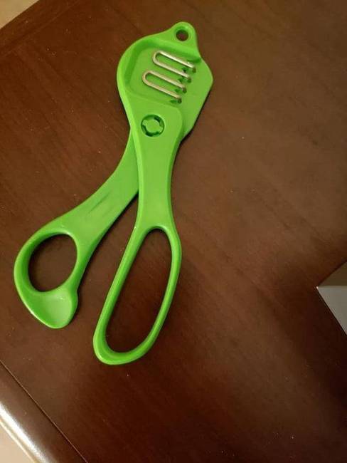 „Úgy néz ki, mint egy olló, de furcsa vashurkokkal. Mi ez?"