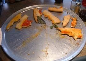Meghagyott pizzaszél