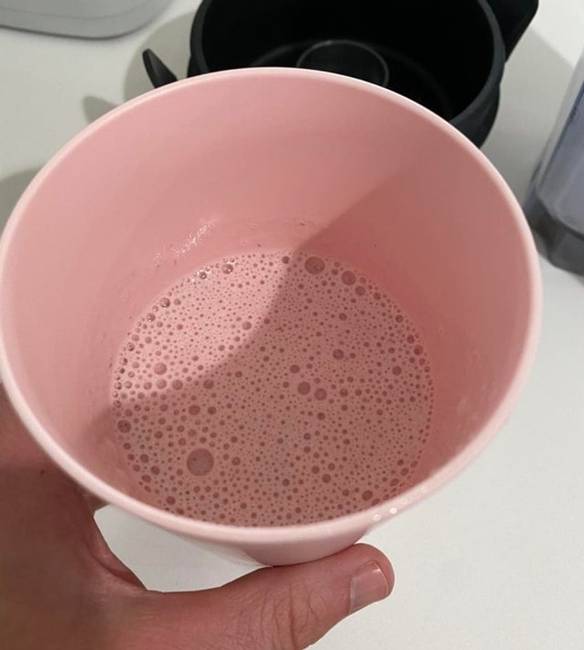 „Csináltam itt egy turmixot, és pontosan olyan színű lett, mint a pohár."