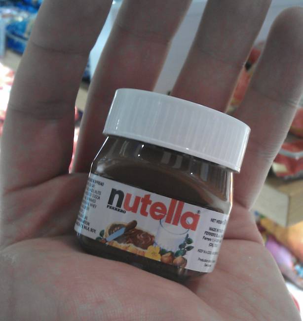 „Találtam egy bébi Nutellát az egyik helyi szupermarketben."