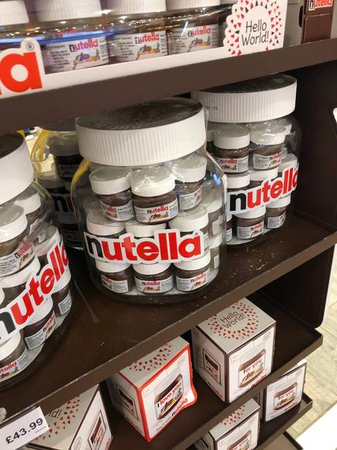 Miközben mindenki a környezettudatosságra törekszik: sok kis Nutella, egy hatalmas csomagban.